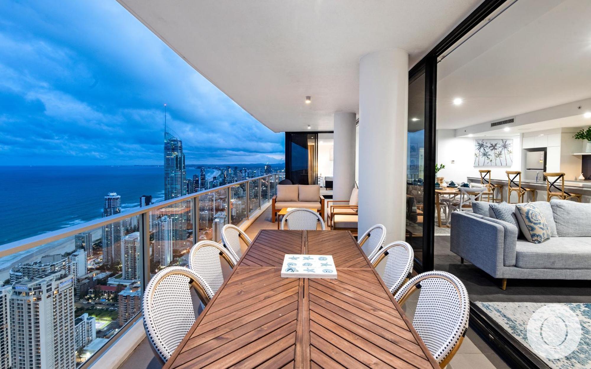 5 Bedroom Executive Sub Penthouse In The Heart Of Surfers With Full Ocean Views - Sleeps 12 - Circle On Cavill Amazing!! Gold Coast Kültér fotó