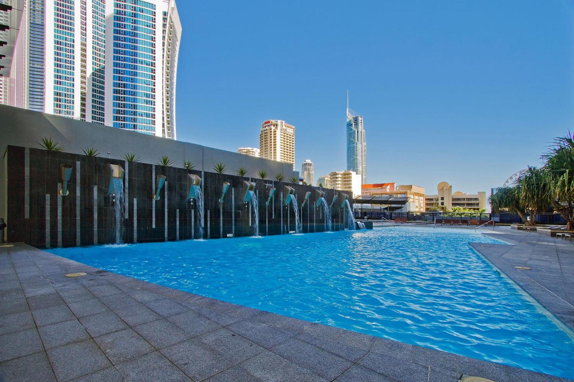 5 Bedroom Executive Sub Penthouse In The Heart Of Surfers With Full Ocean Views - Sleeps 12 - Circle On Cavill Amazing!! Gold Coast Kültér fotó