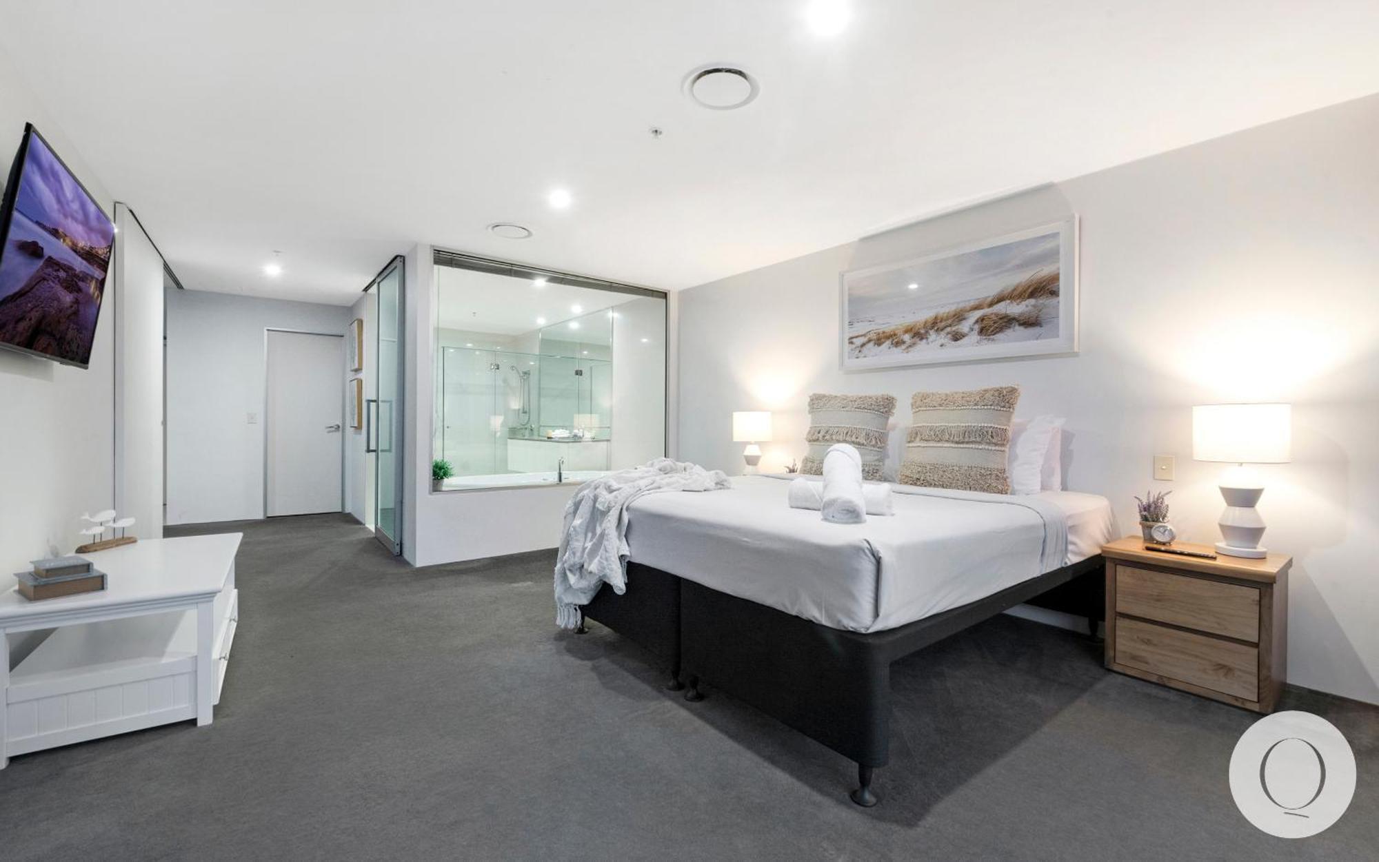 5 Bedroom Executive Sub Penthouse In The Heart Of Surfers With Full Ocean Views - Sleeps 12 - Circle On Cavill Amazing!! Gold Coast Kültér fotó