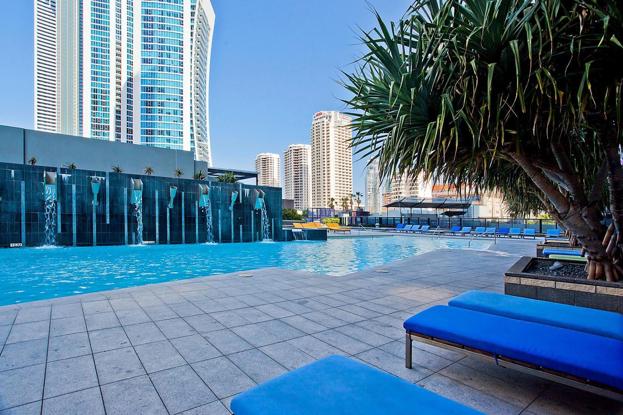 5 Bedroom Executive Sub Penthouse In The Heart Of Surfers With Full Ocean Views - Sleeps 12 - Circle On Cavill Amazing!! Gold Coast Kültér fotó
