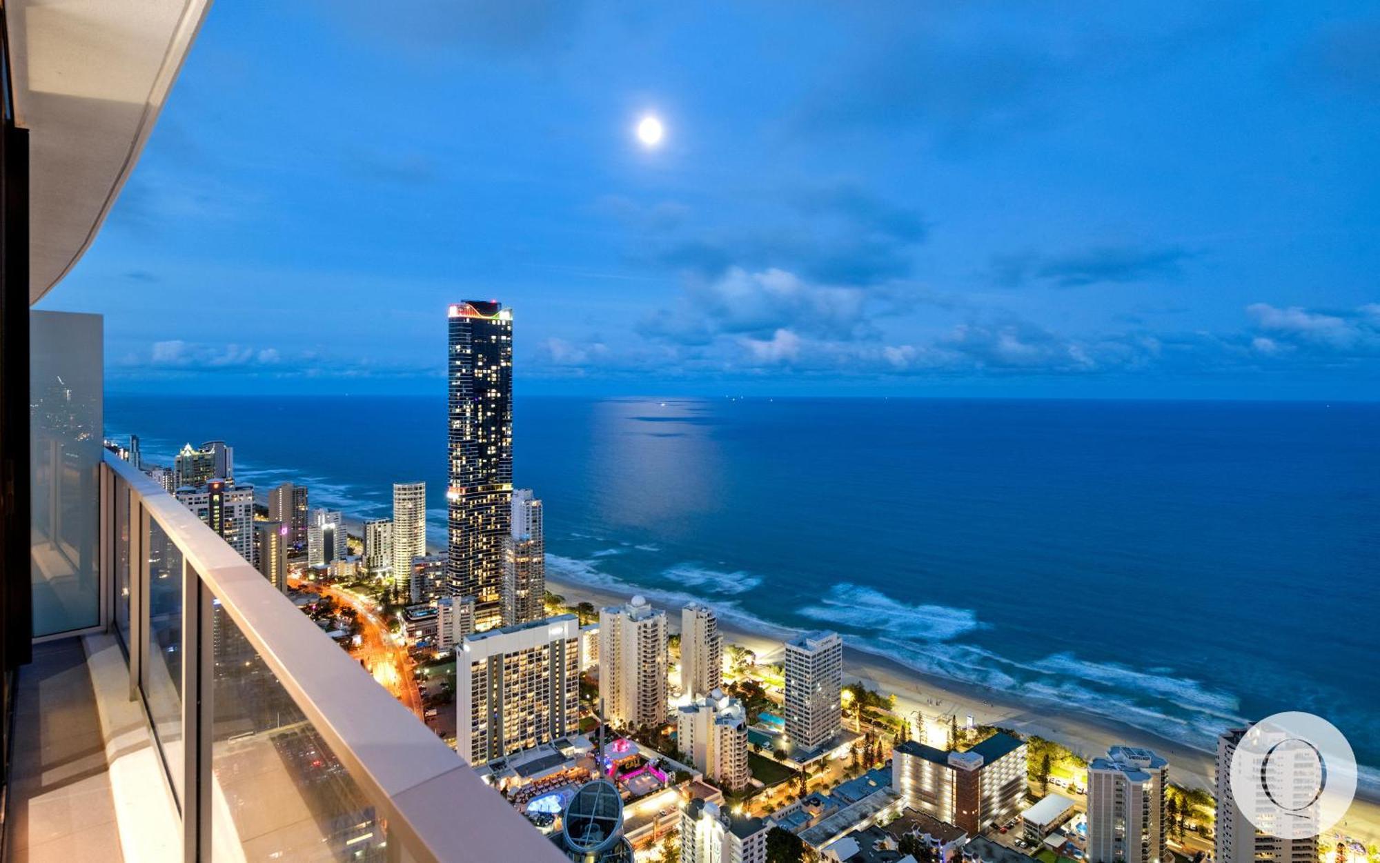 5 Bedroom Executive Sub Penthouse In The Heart Of Surfers With Full Ocean Views - Sleeps 12 - Circle On Cavill Amazing!! Gold Coast Kültér fotó