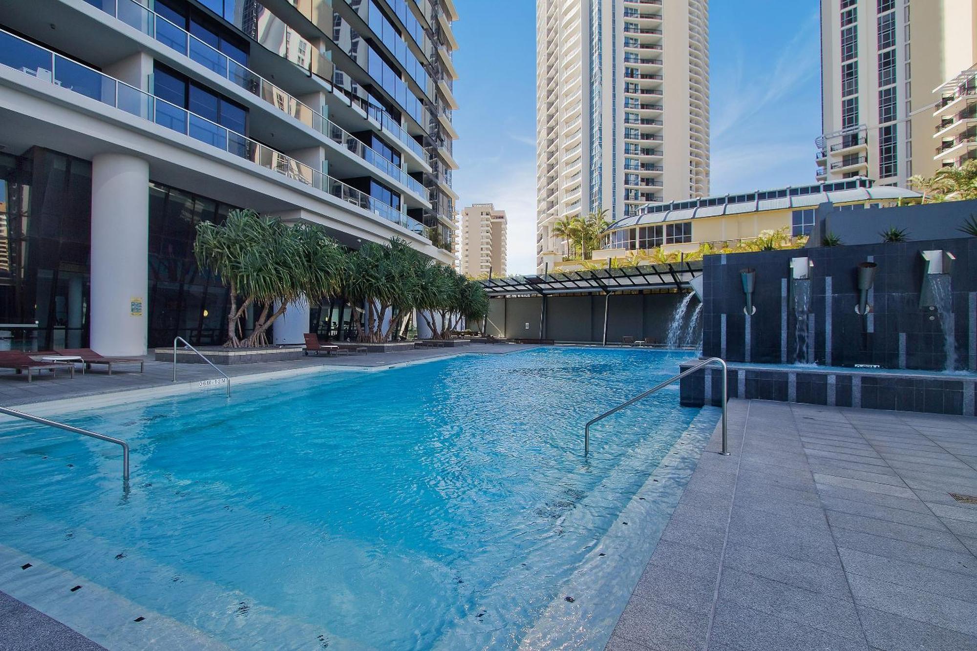 5 Bedroom Executive Sub Penthouse In The Heart Of Surfers With Full Ocean Views - Sleeps 12 - Circle On Cavill Amazing!! Gold Coast Kültér fotó